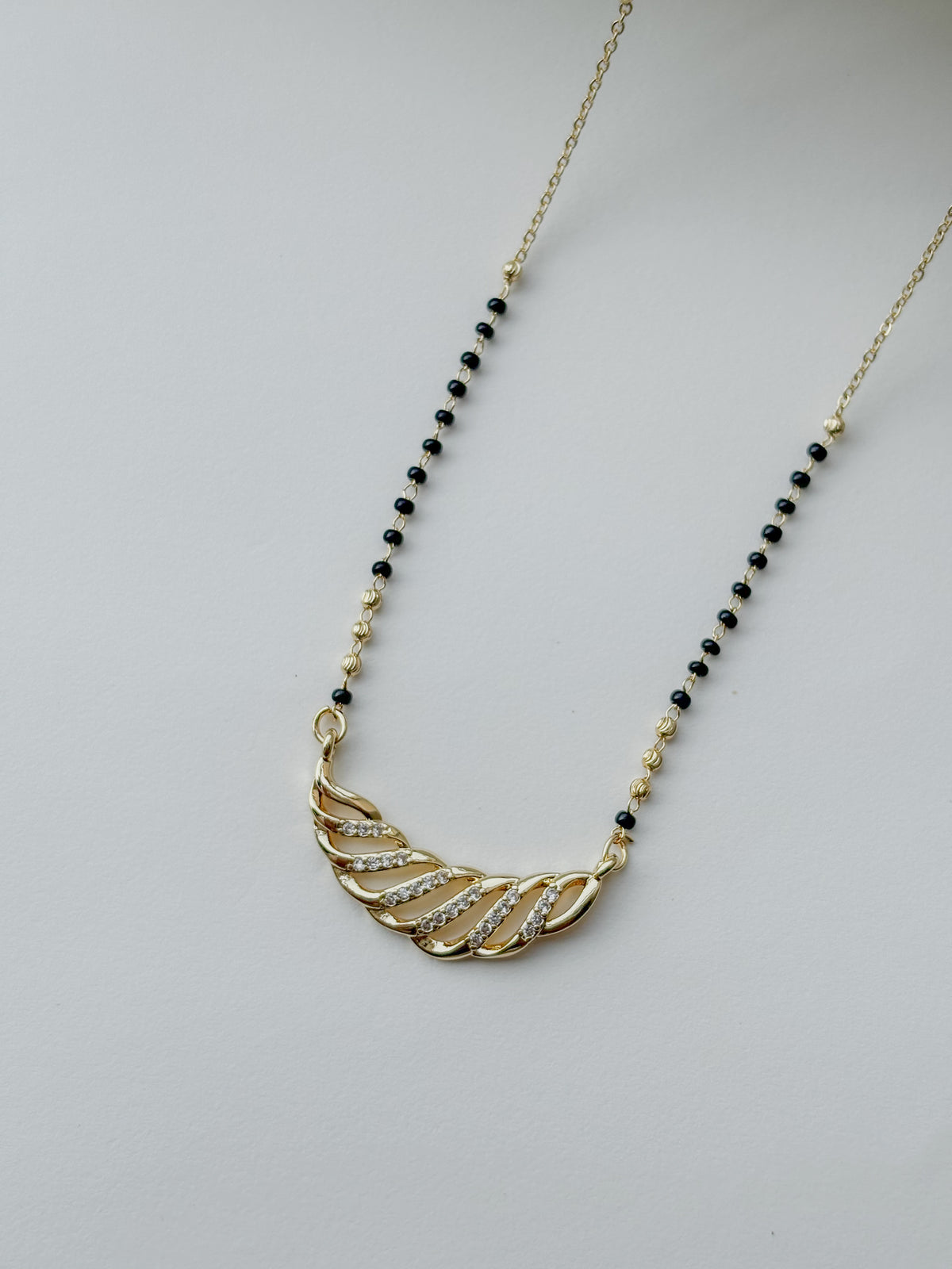 Minimal Stone Pendent Demifine mangalsutra