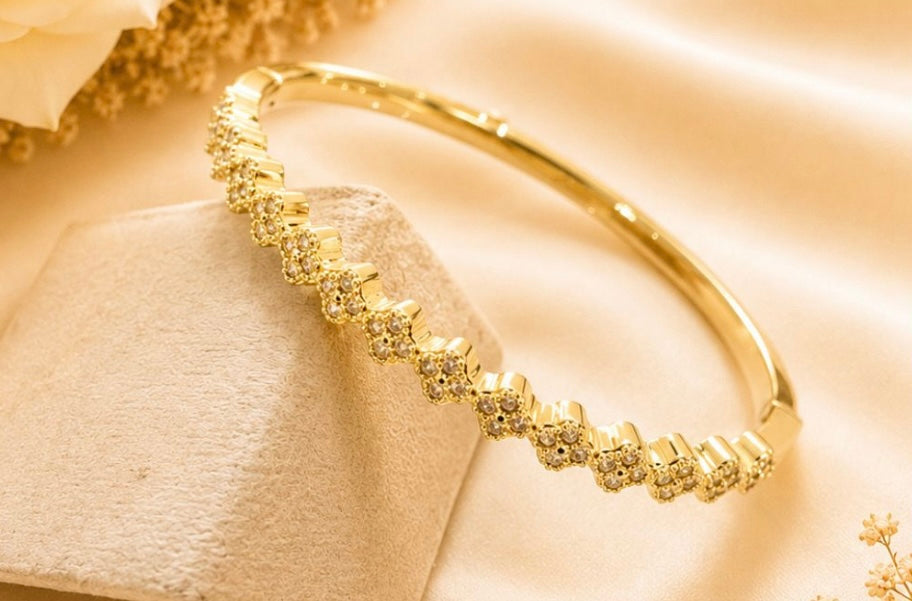 Drama in Gold Kara- Free size