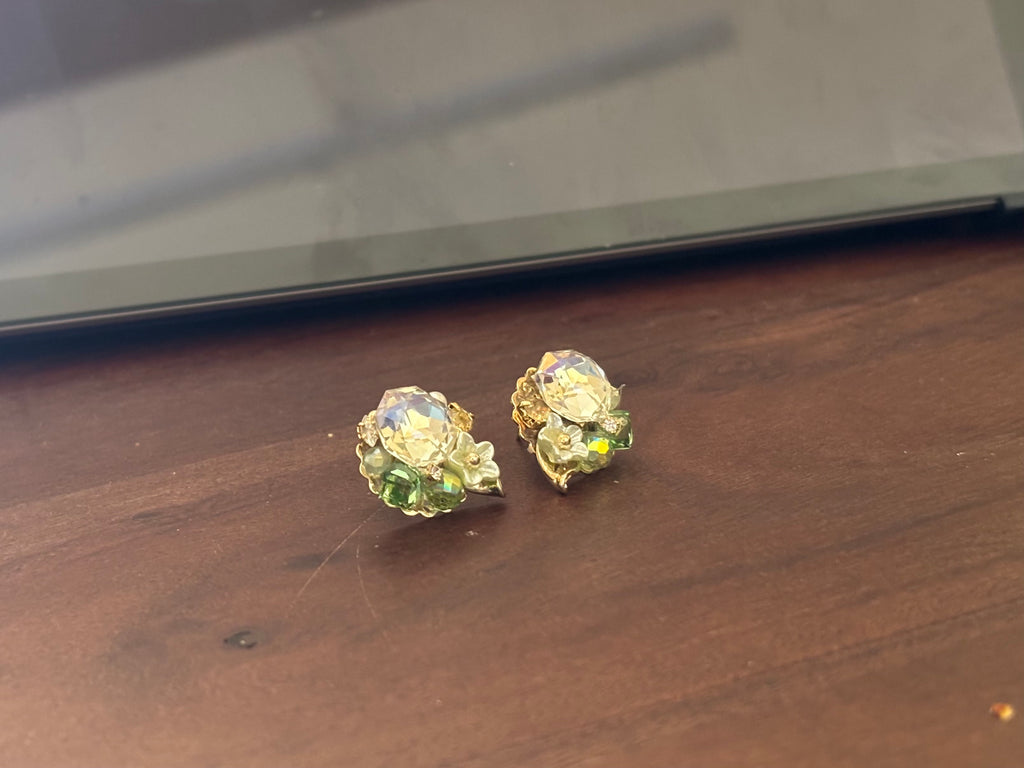 Meet Cute Studs