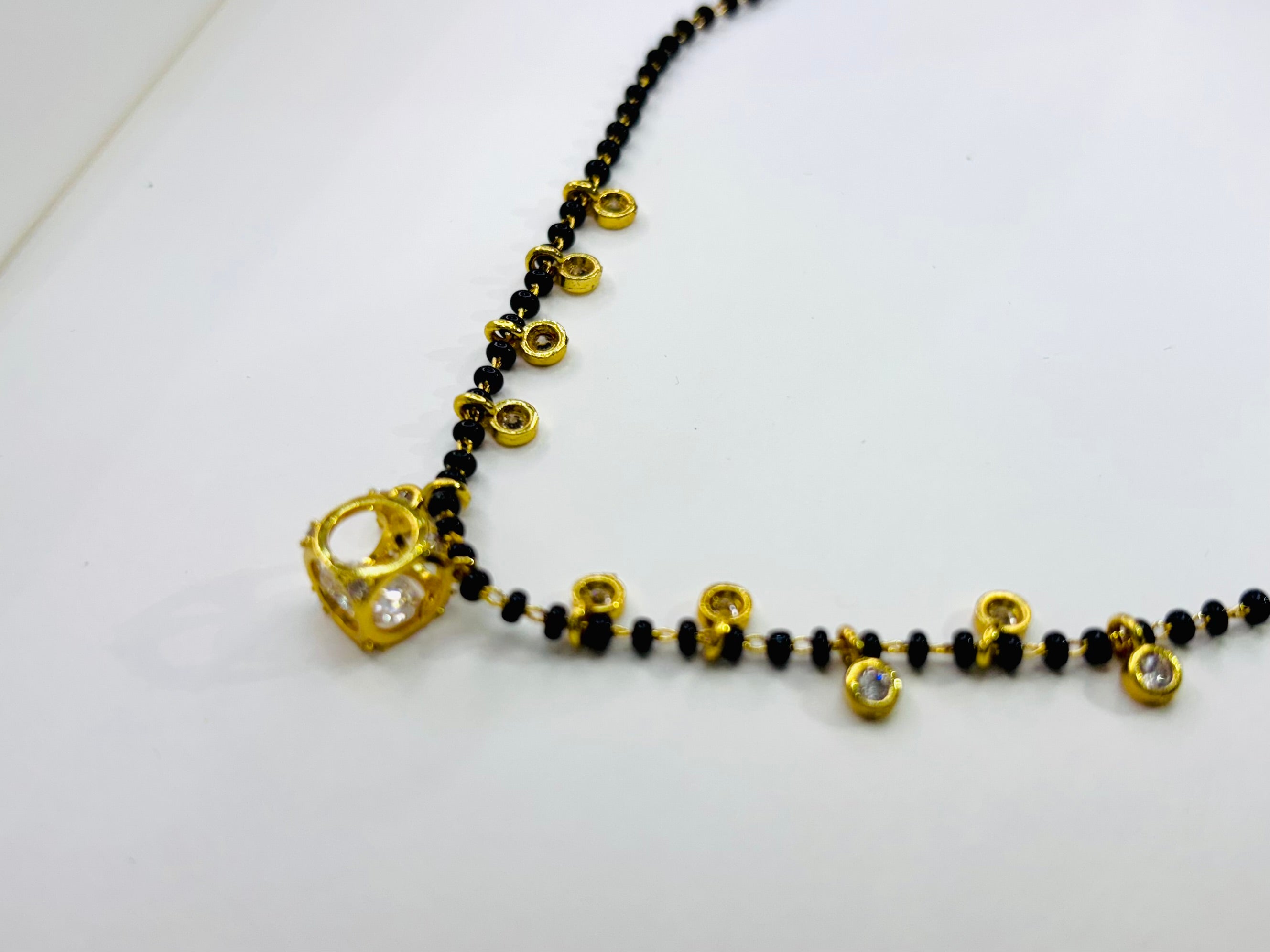 Minimal Stone Pendent Demifine mangalsutra
