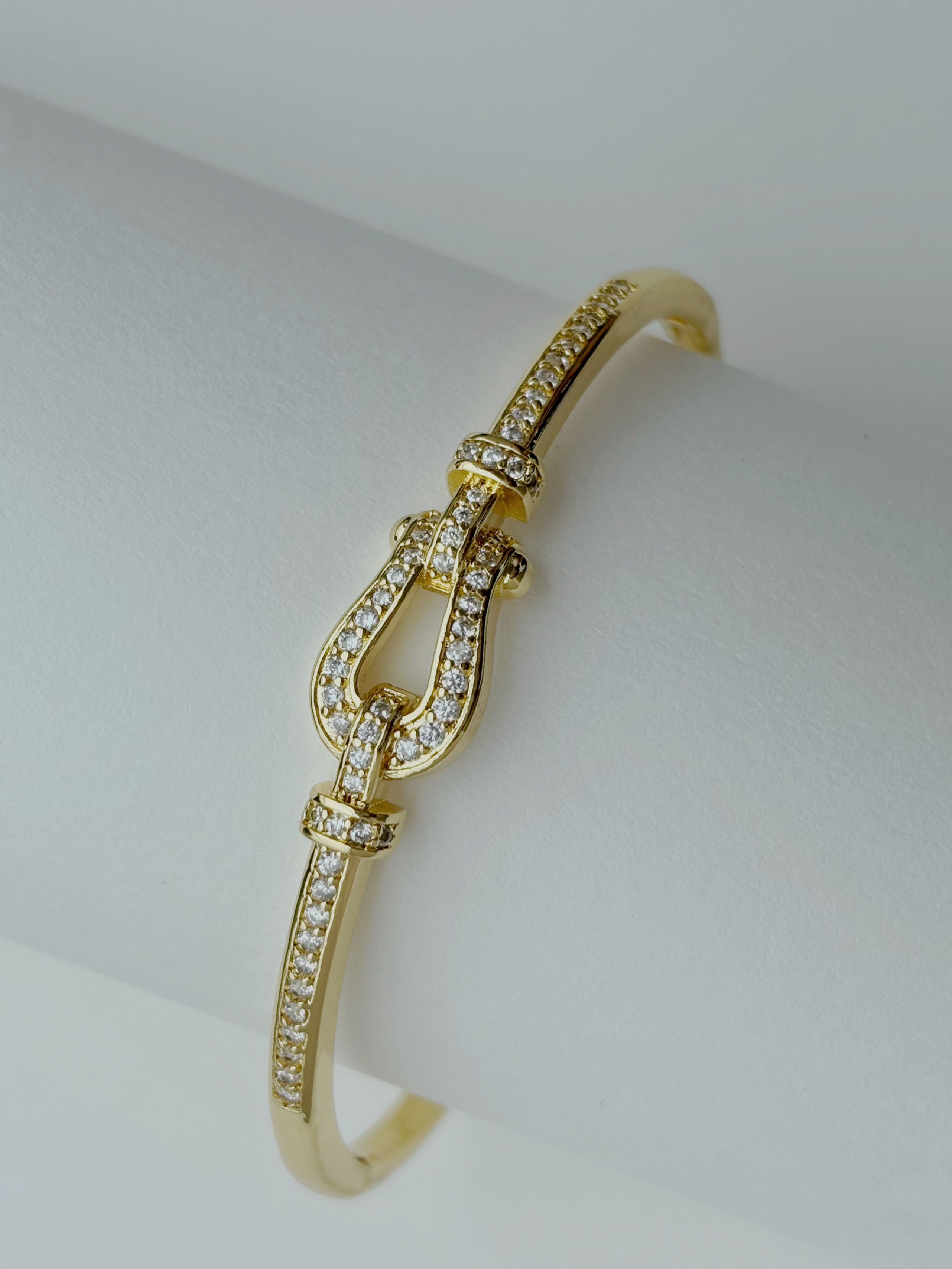 Main Character Kara For Womens - Waterproof & Anti-Tarnish (Free Size)