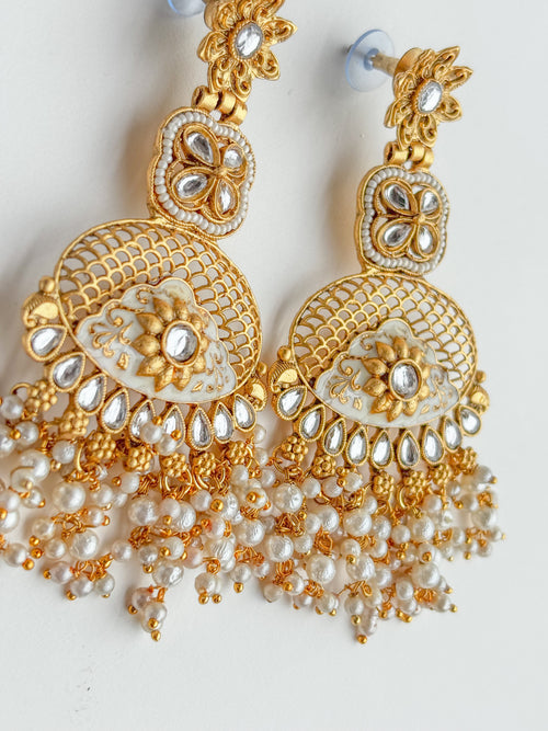 Gulnaar Pearl Chandeliers